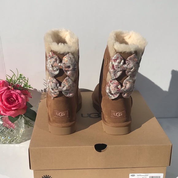 UGG Bailey Bow Abstract Splatter - Picture 5 of 8